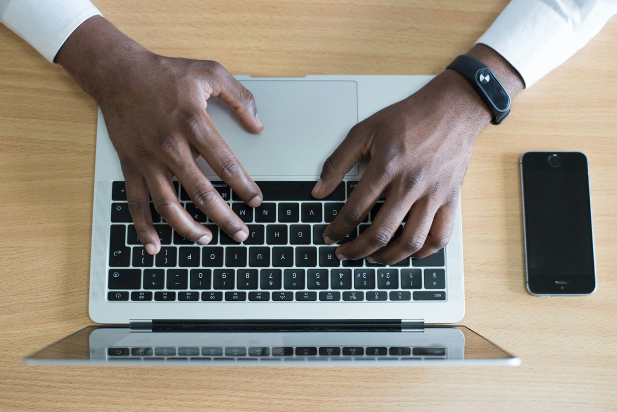 How to Translate Online Store Terms and Conditions Safely for Multiple Markets (UK and EU): Refund Policy and Shipping Policy Translation (en-GB)